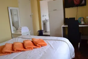 The Hawks Bed and Breakfast - Room