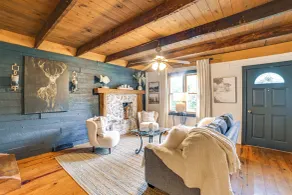 Lovely Gilbertsville Cabin w/ Patio, 4 Mi to Water - Interiør