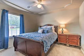 Deck & Lake Access: Cozy Townhome in Eucha - Interior
