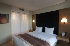 B-aparthotel Grand Place - Room