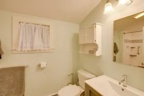 Falmouth Vacation Rental On Highland Lake! - Innvendig