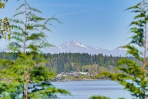Private Beach & Hot Tub! Family Gem on Puget Sound - Innvendig