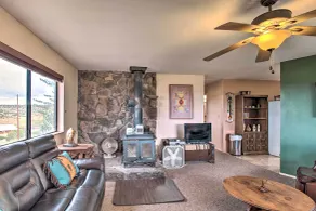 Peaceful Ranch Cabin, 3 Mi to Becker Lake! - Interior