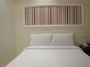 Marina Royal Hotel Suites - Room
