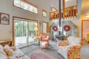 Washington Mountain Cabin: 1 Mi to Lake Cle Elum - Interior