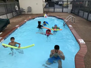 Days Inn by Wyndham Lexington - Pool