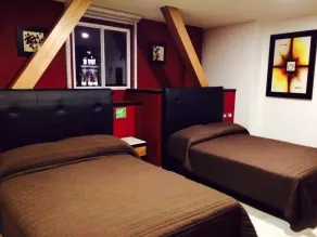 Hotel Leones - Room
