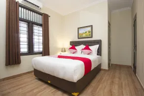 OYO 572 Omah Gedongkuning Syariah Homestay - Room