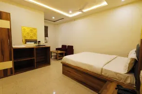 Hotel Silver Oaks Inn Mathura - Room