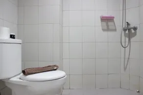Comfy 2BR Apartment at Mekarwangi Square Cibaduyut - Bathroom