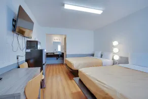 Bridgeview Hotel - Room