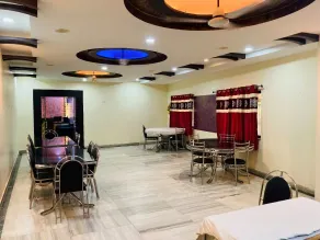 Hotel Jagdish - Lobby sitting area