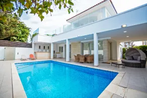Beachfront Villa Larnaka Dhekelia with Pool - Basseng