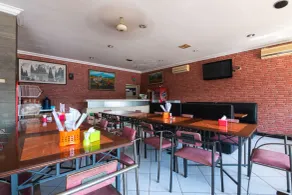 RedDoorz @ Urip Sumoharjo - Restaurant
