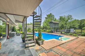 Spacious Houston Home, Day Trip to Galveston! - Pool