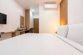 Rcc Hotels Gachibowli - Chambre
