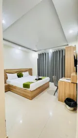 Sky Hotel - Room