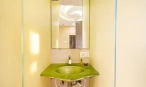 FabHotel Seven Hills - Nr Mumbai International Airport - Bad