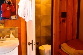 Red Shutter Inn - Bathroom