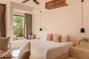 Best-Located Beach Suite with pool. - Chambre