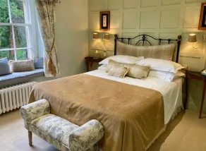 Burleigh Court Hotel - Room
