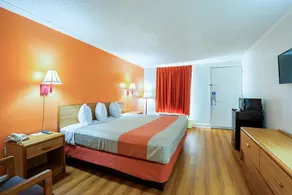 Motel 6-Perry, GA - Room