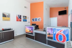 Motel 6 Bakersfield - Reception