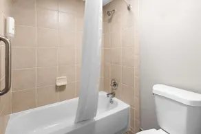Quality Inn Nashville - Opryland Area - Salle de bain