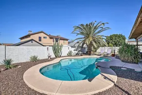 1 Mi to State Farm Stadium: Home w/ Pool & Grill! - Innenbereich