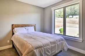 Chic Willamette Valley Home w/ Deck & Vineyard! - Interiör