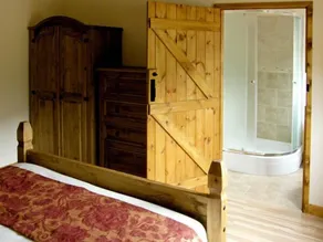 Happy Union Stables - Interior