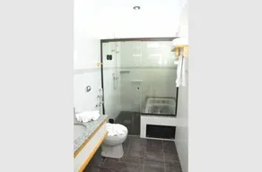Rovi Plaza Hotel - Badezimmer
