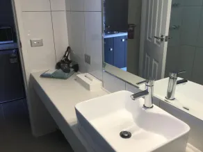 Albury Townhouse Motel - Bathroom