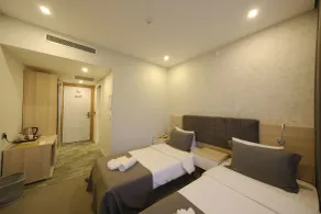 leto city hotel - Room