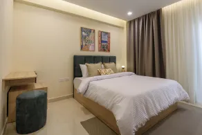 Hazel Spaces in Heliopolis - Rom