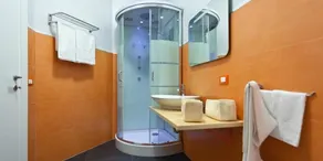 Il Giardino Di Flora con Piscina & Jacuzzi - Badezimmer