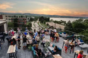 Hotel Indigo Traverse City by IHG - Restaurant
