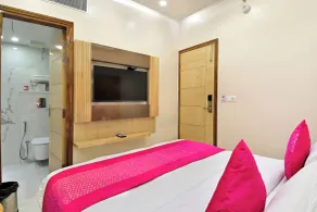 Hotel Aman International at New Delhi Station - Room