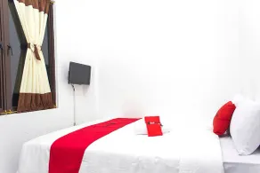 RedDoorz @ Galuh Mas - Chambre