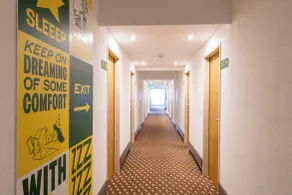SLEEEP Hotel Vösendorf - Entrada (vista interior)