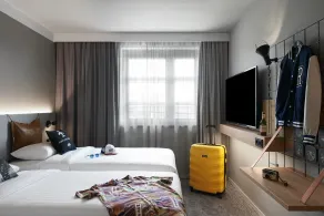 Moxy Cologne Bonn Airport - Chambre