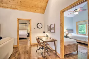 Luxe Wintergreen Resort Escape w/ Hot Tub! - Innenbereich