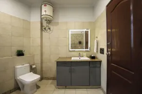 BedChambers Serviced Apartments, Sushant Lok - Bagno