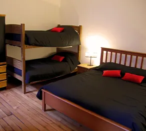 Hostal Irreal - Hostel - Room