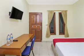 RedDoorz Plus near Ciputra World Kuningan 2 - Zimmer