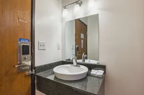 Motel 6-Marshalltown, IA - Baño