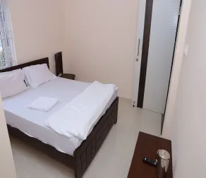 Hotel Suryaa Grand - Chambre