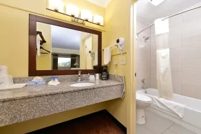 Americas Best Value Inn Winona - Bathroom