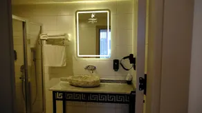 Limnades Hotel - Bathroom