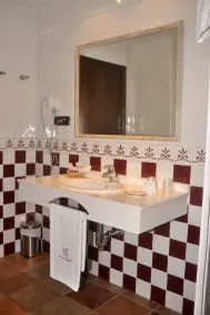 Hotel Doña Manuela - Bathroom